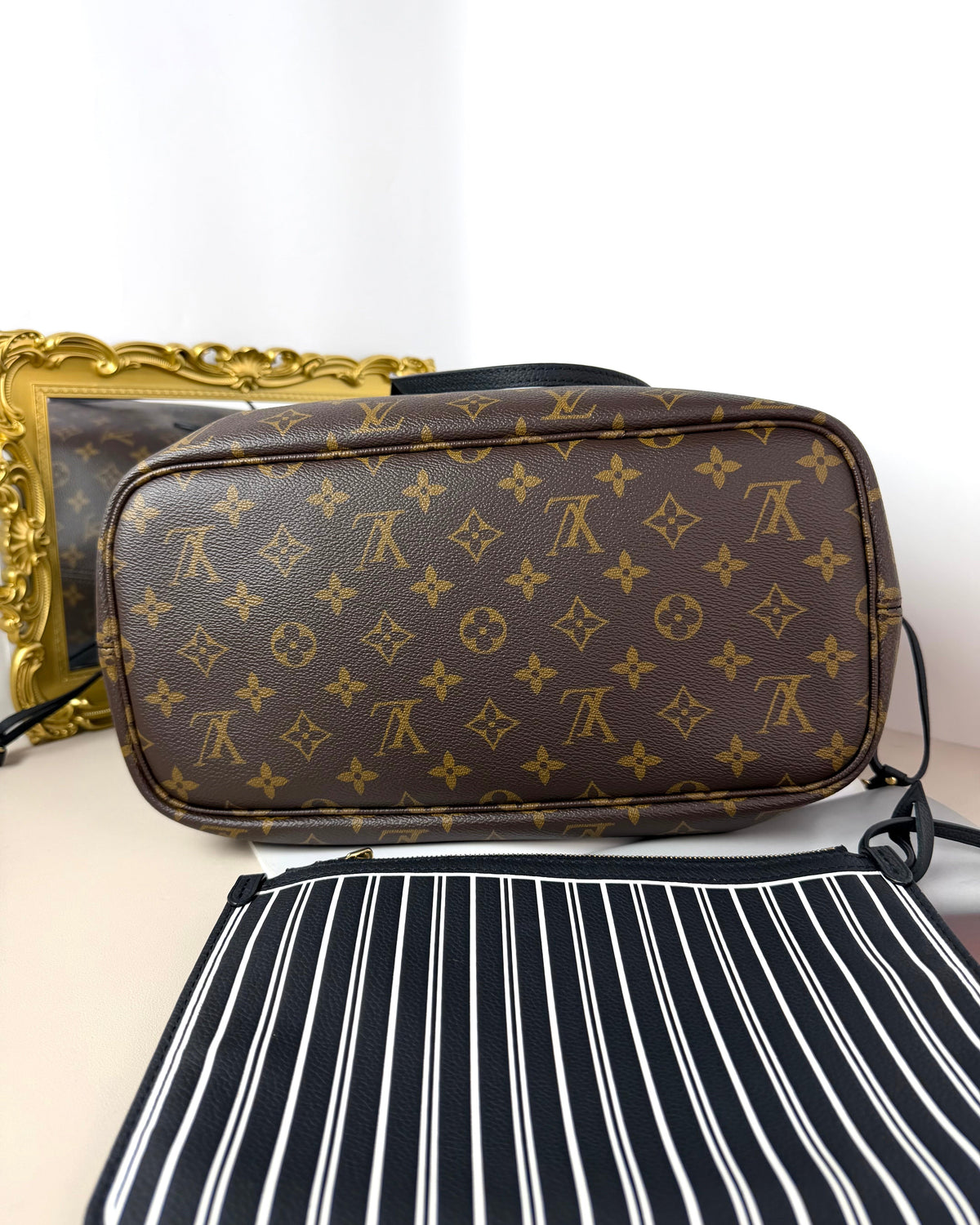 Louis Vuitton Neverfull Inside Out MM Bag - Monogram Black - View 5
