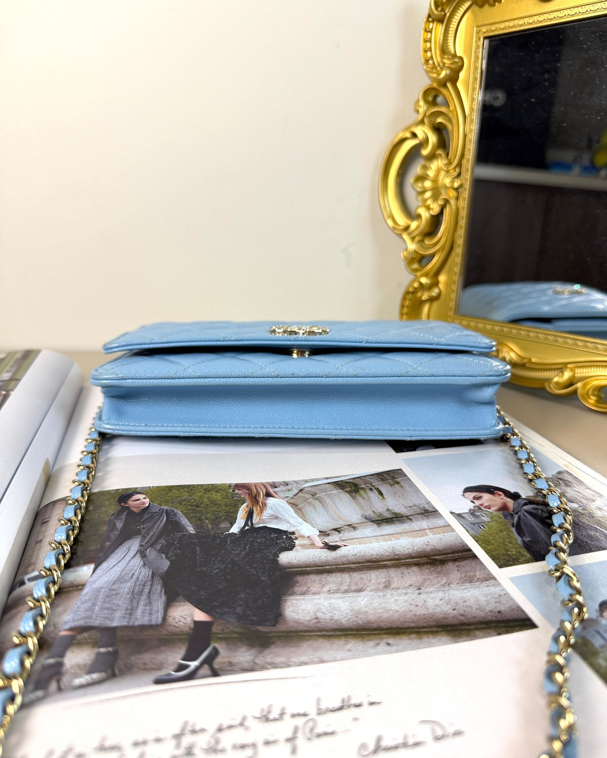Chanel Classic Wallet On Chain - Light Blue - View 5