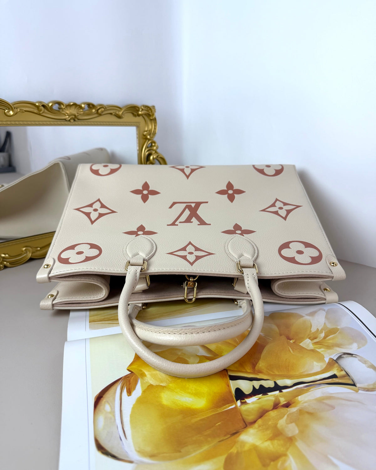Louis Vuitton OnTheGo MM Bag - Crème, Rose Trianon - View 6