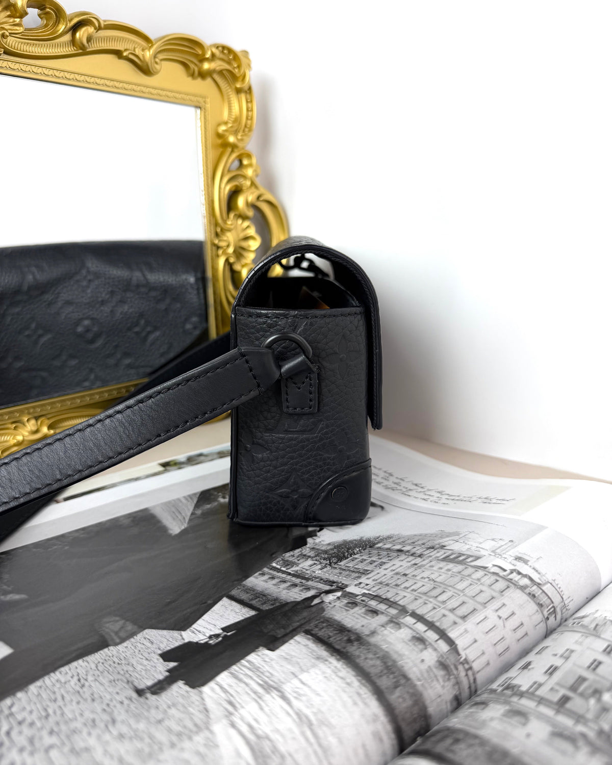Louis Vuitton Steamer Wearable Wallet - Black - View 4