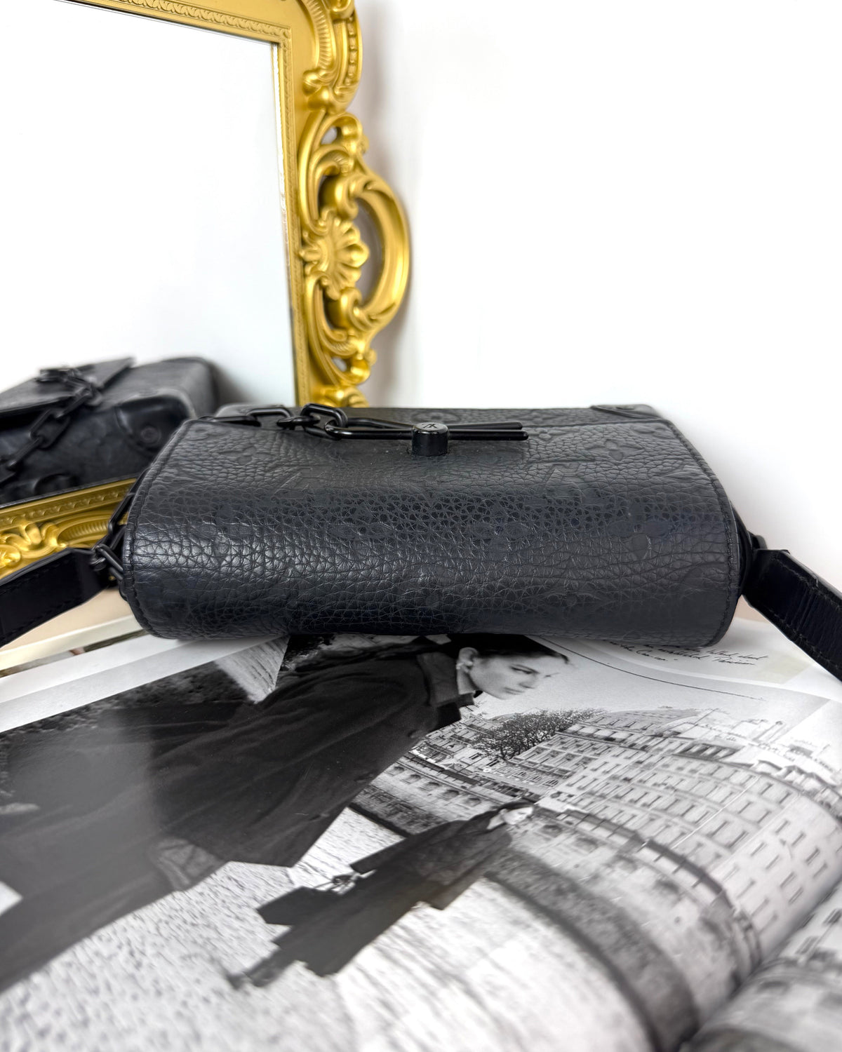 Louis Vuitton Steamer Wearable Wallet - Black - View 6