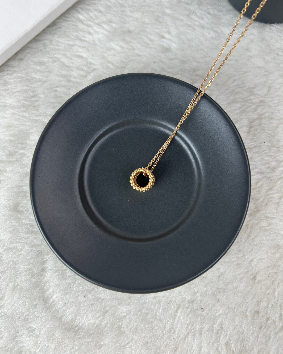 Van Cleef & Arpels Perlée Clovers Pendant - Yellow Gold - View 2
