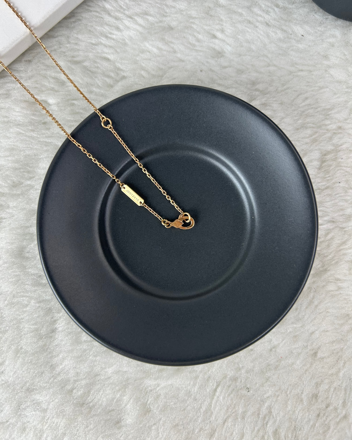 Van Cleef & Arpels Perlée Clovers Pendant - Yellow Gold - View 3