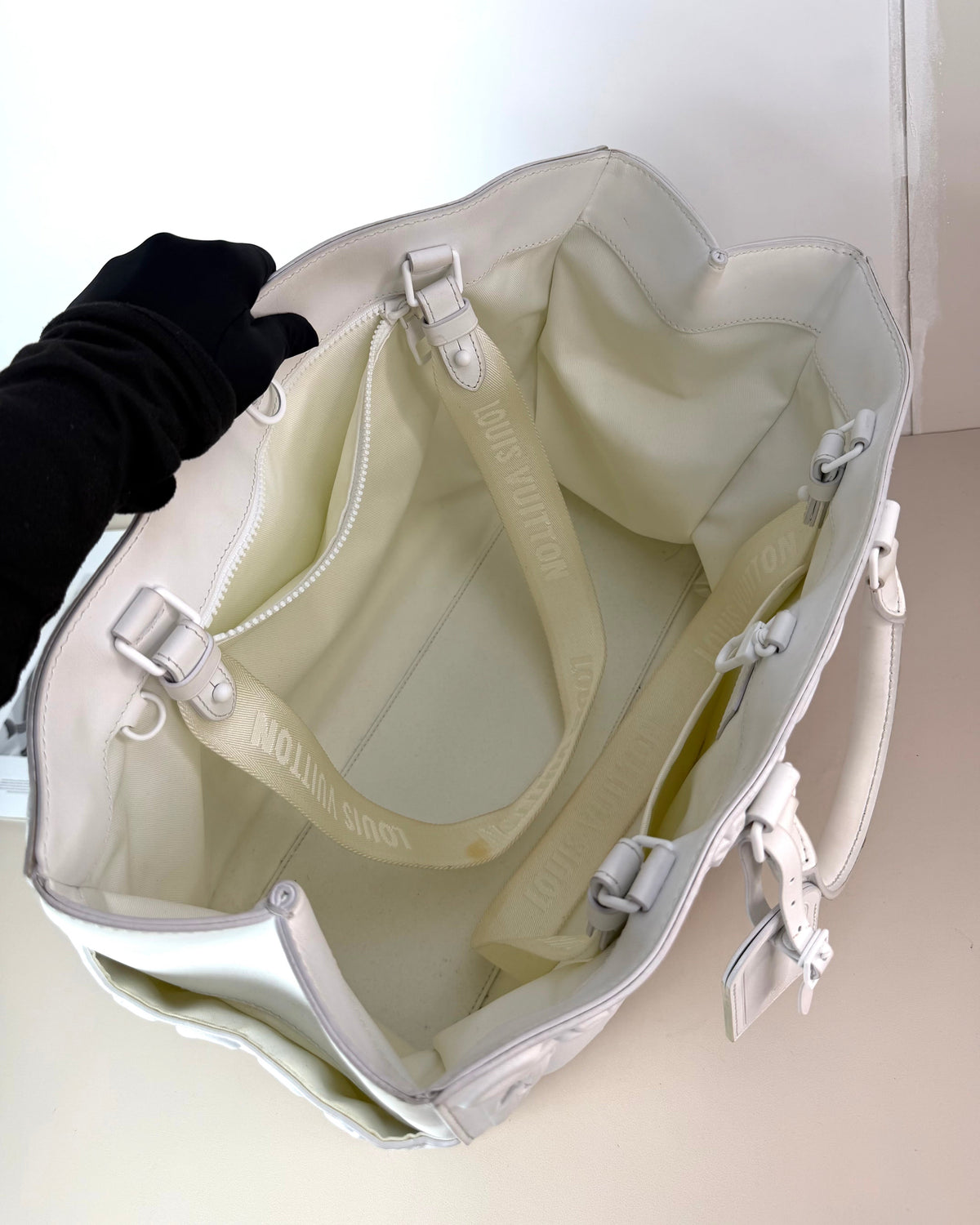 Louis Vuitton Sac Plat 24H Bag - Optic White - View 7