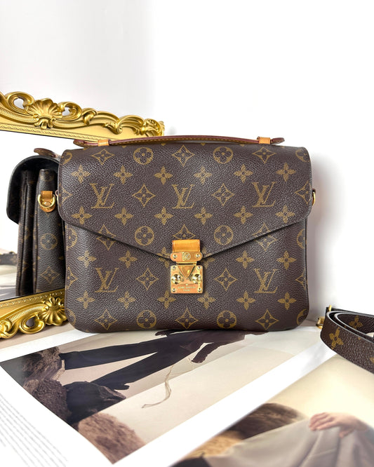 Louis Vuitton Pochette Métis - Brown Monogram - View 1