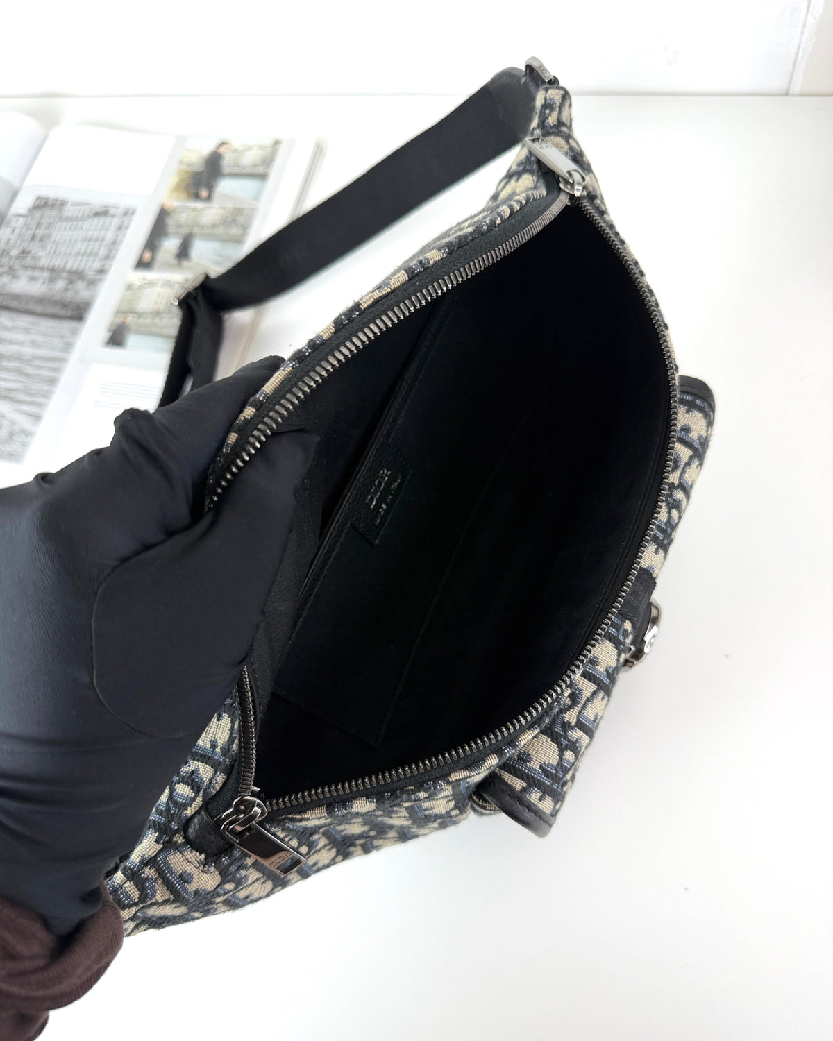 Dior 8 Belt Bag - Beige And Black - View 7
