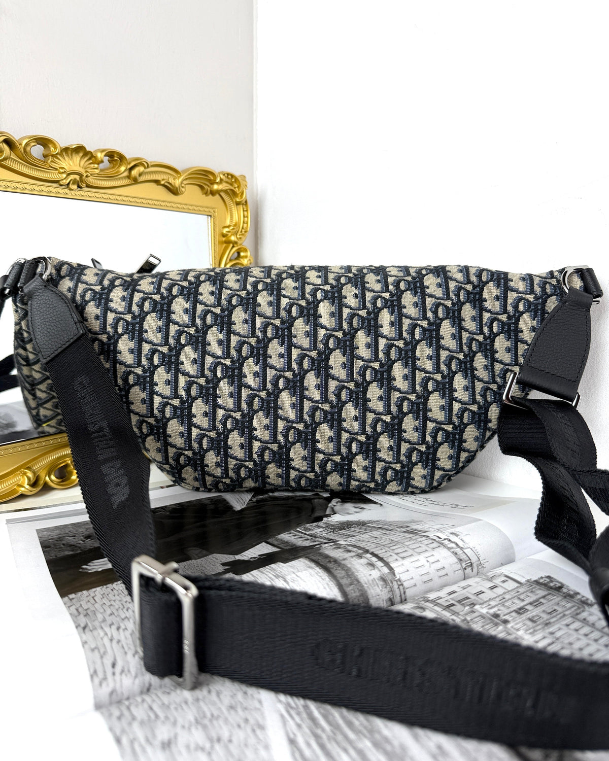 Dior 8 Belt Bag - Beige And Black - View 2