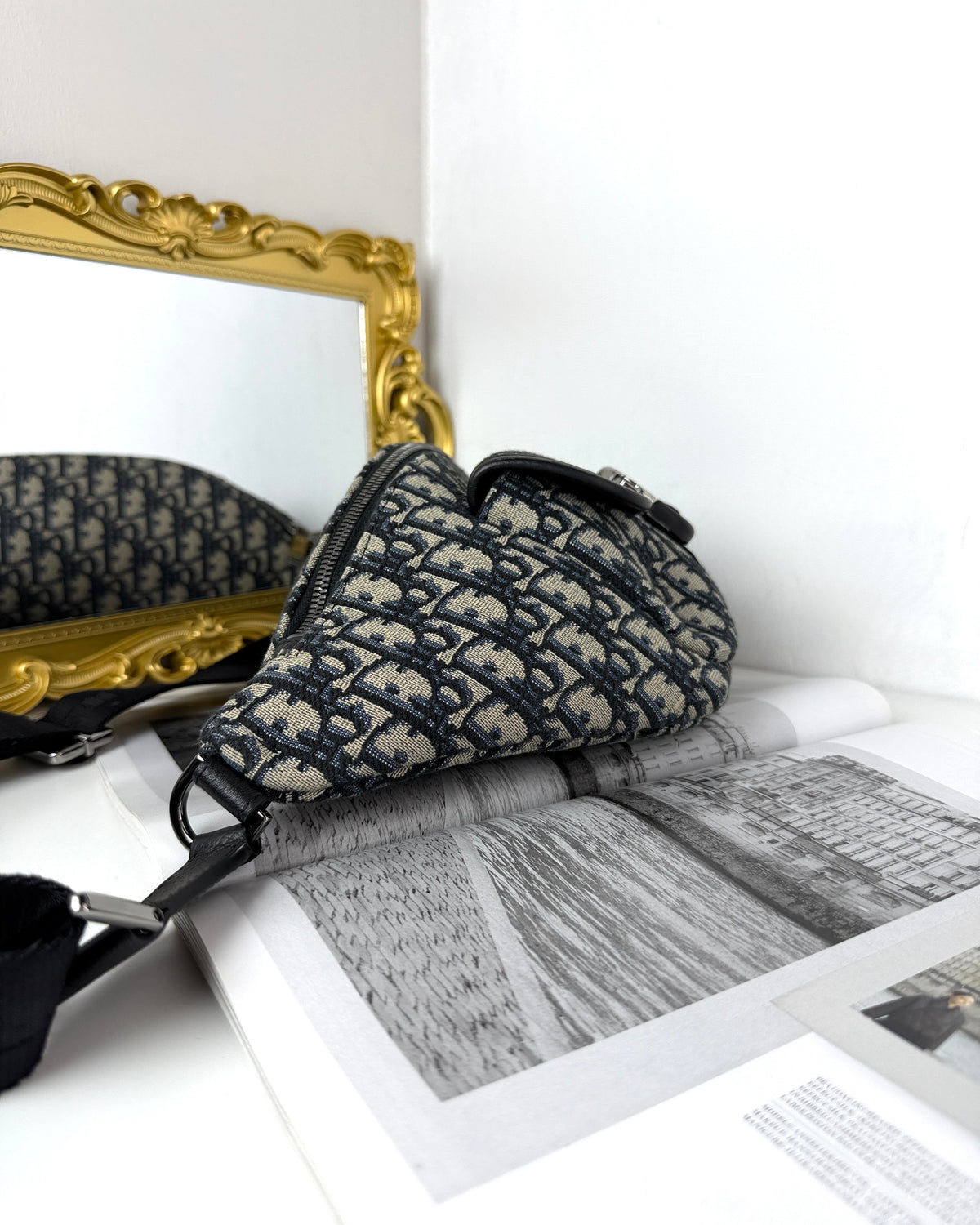 Dior 8 Belt Bag - Beige And Black - View 4