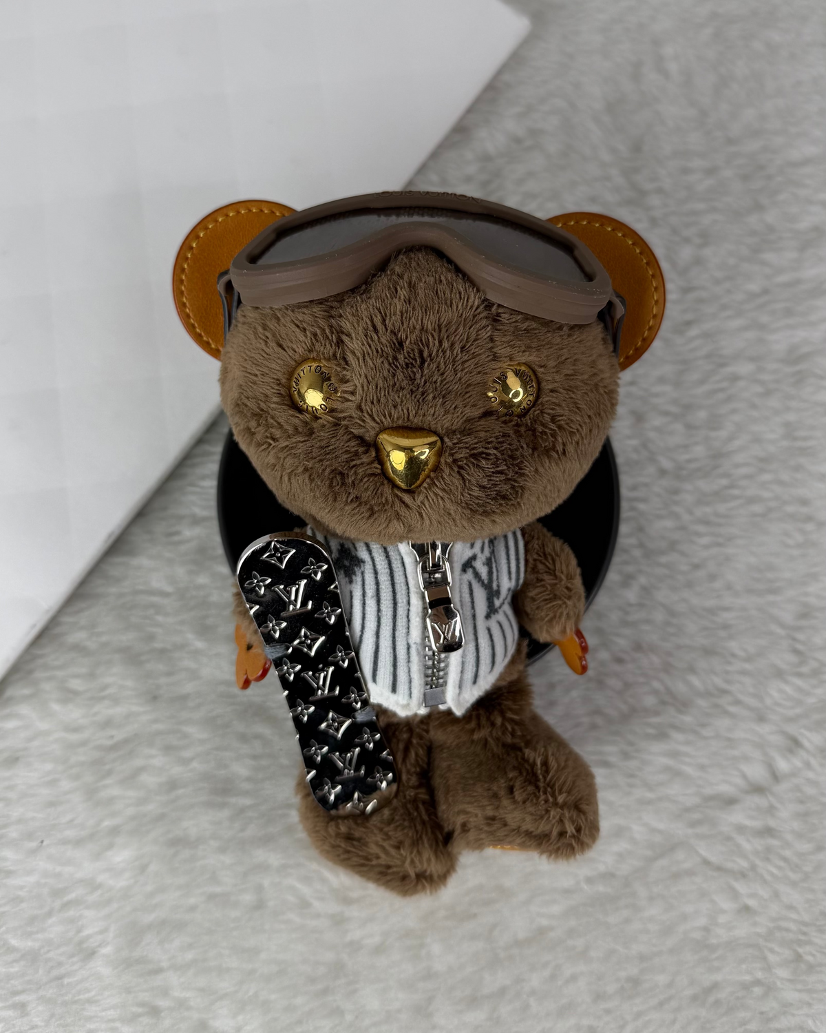 Louis Vuitton Louis Snow Bag Charm - View 1