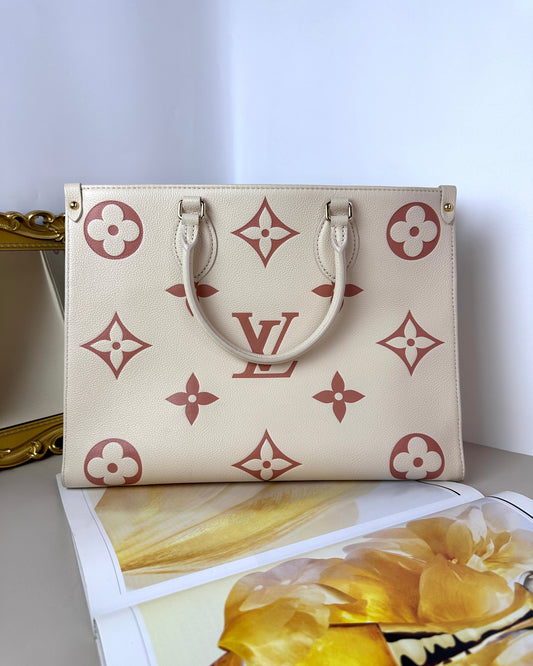Louis Vuitton OnTheGo MM Bag - Crème, Rose Trianon - View 1