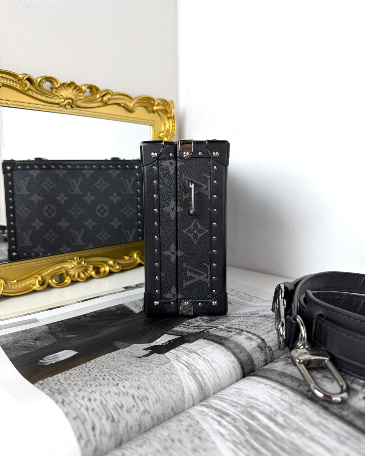 Louis Vuitton Clutch Box Handbag - View 3
