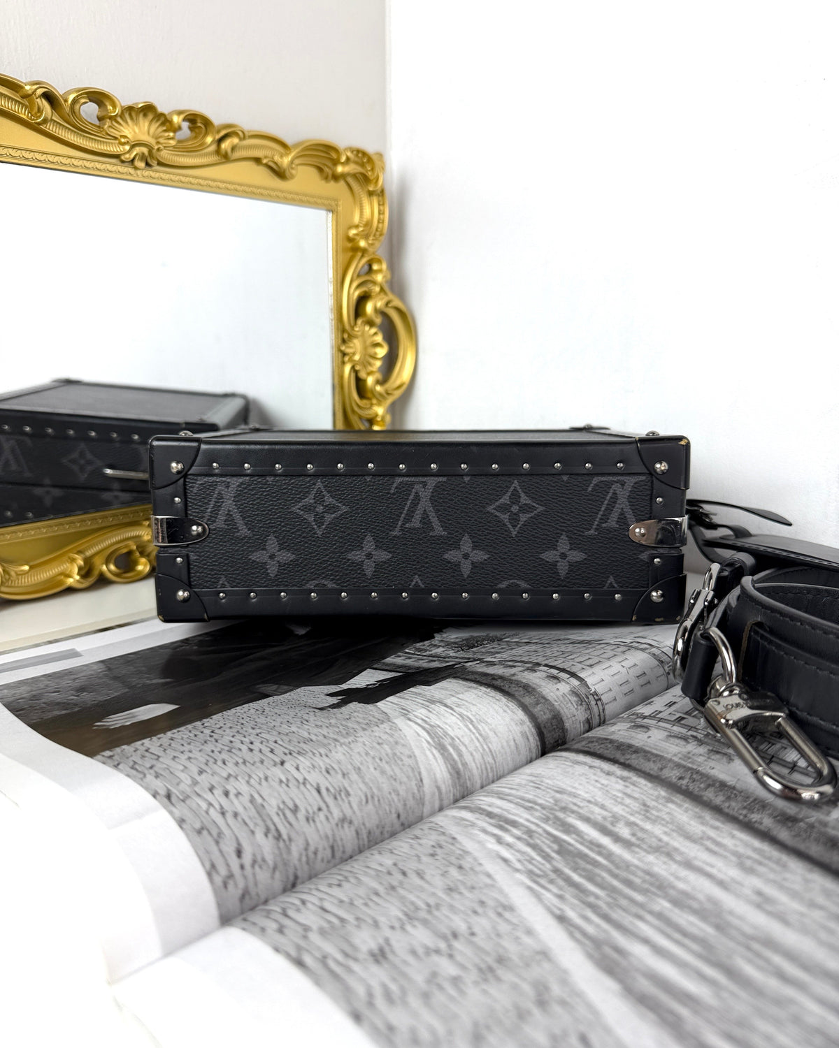 Louis Vuitton Clutch Box Handbag - View 5