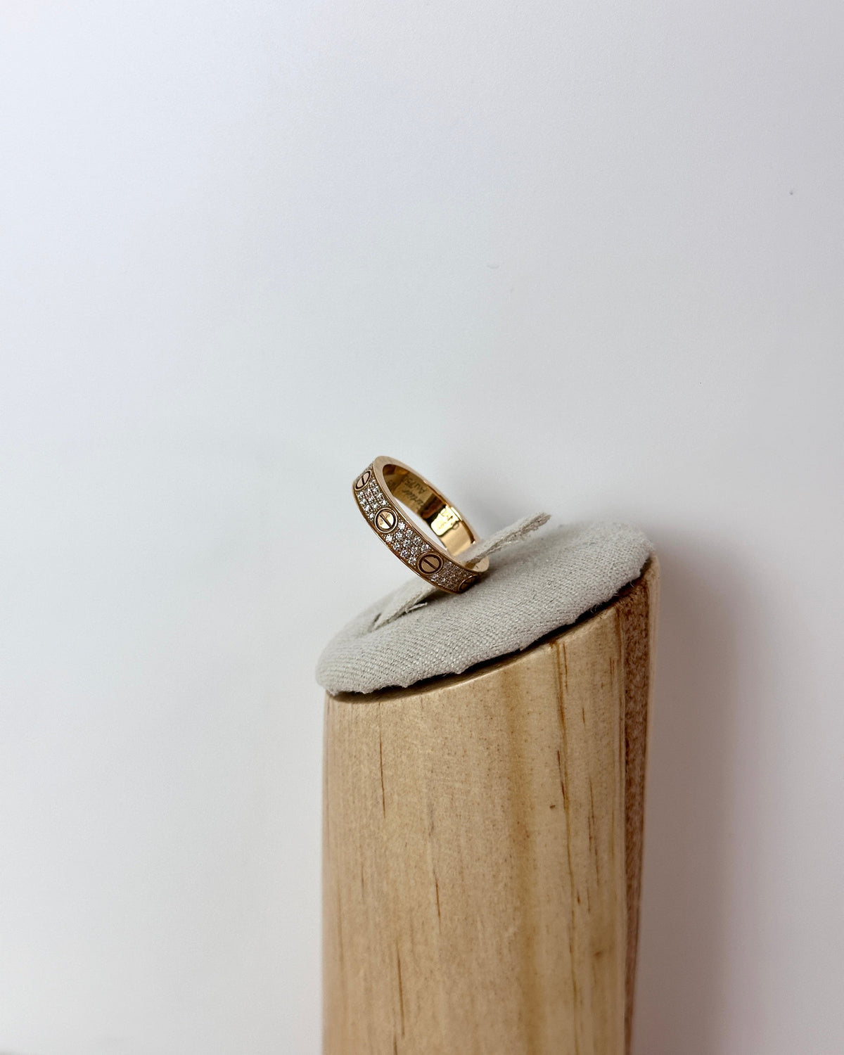 Cartier LOVE Ring, small model, paved - Rose Gold - View 3