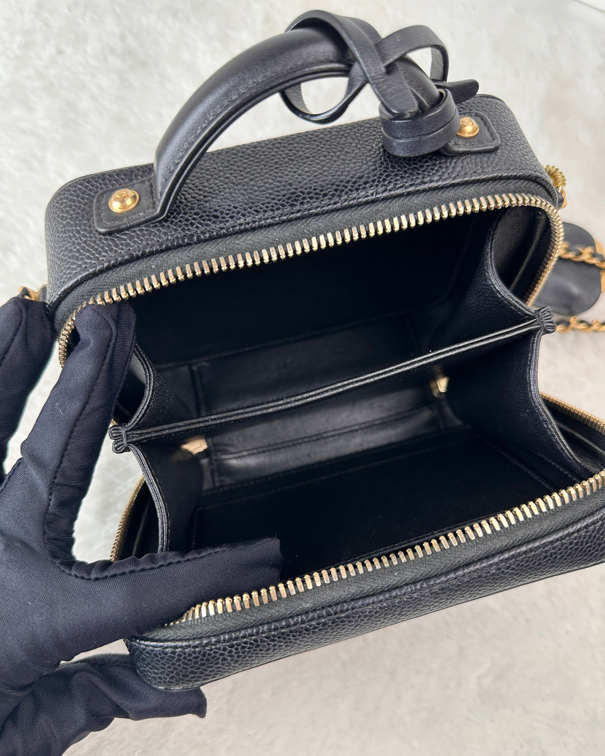 Chanel CC Filigree Vanity Case - Black - View 6