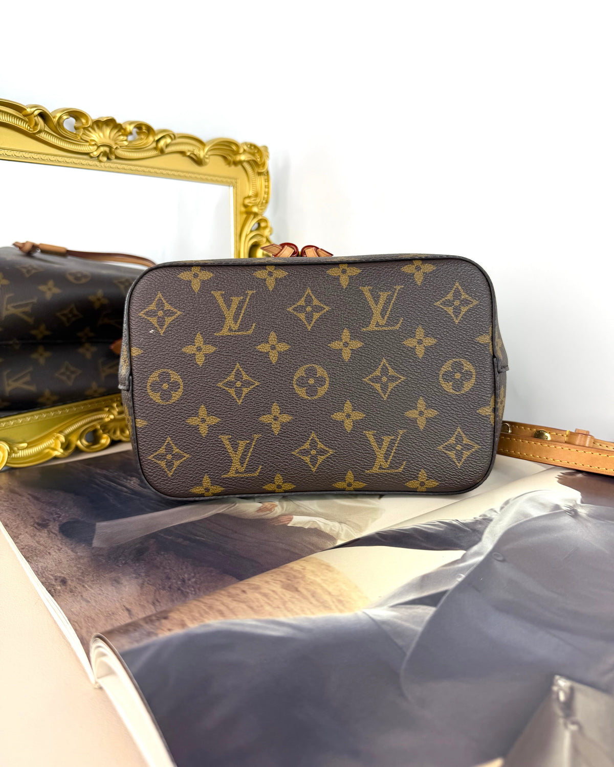Louis Vuitton Néonoé BB Bag - View 5