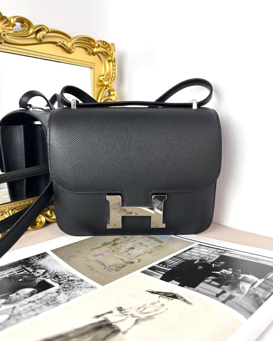 Hermès Constance 19 Bag - View 1
