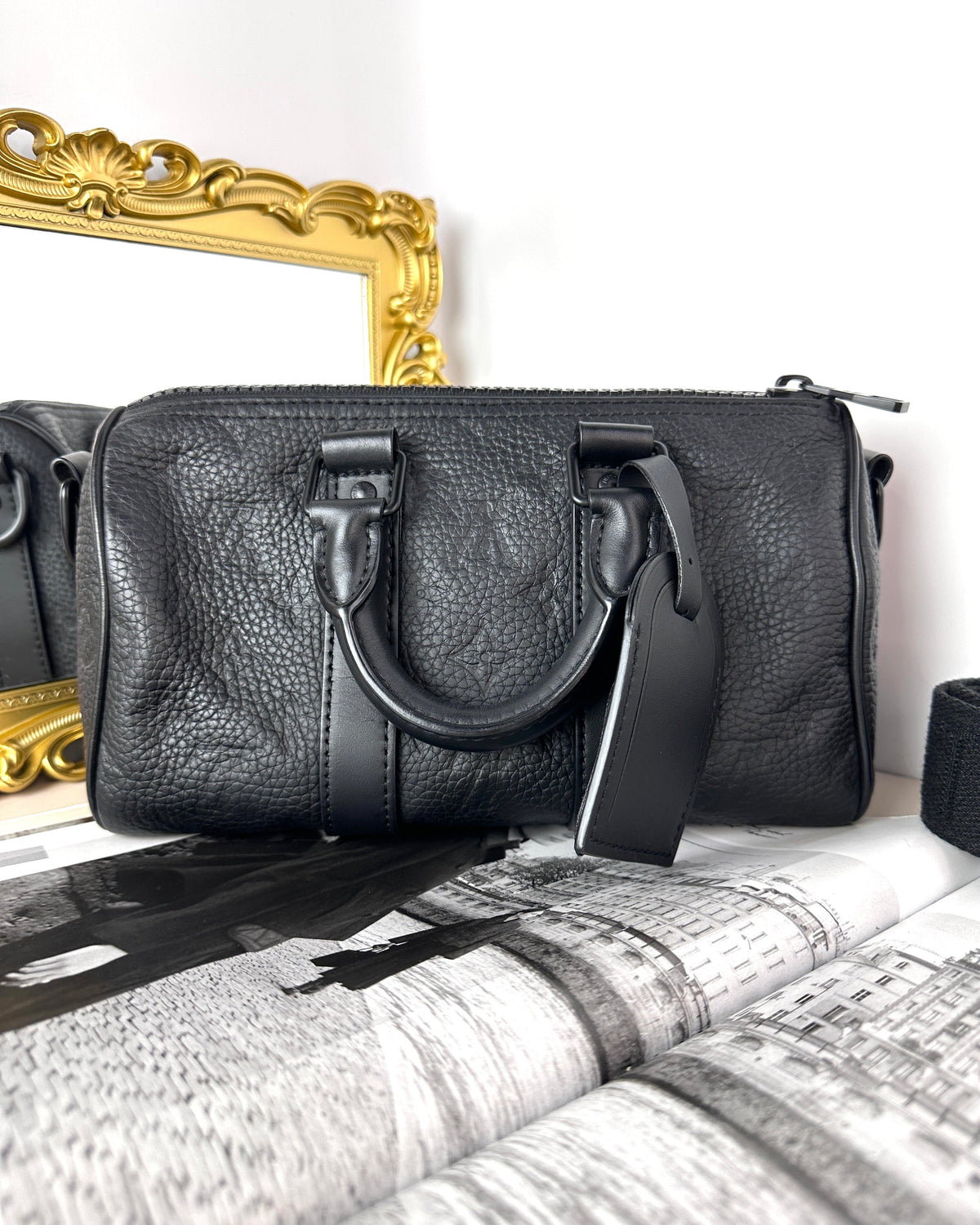 Louis Vuitton Keepall Bandoulière 25 Bag - Black - View 1