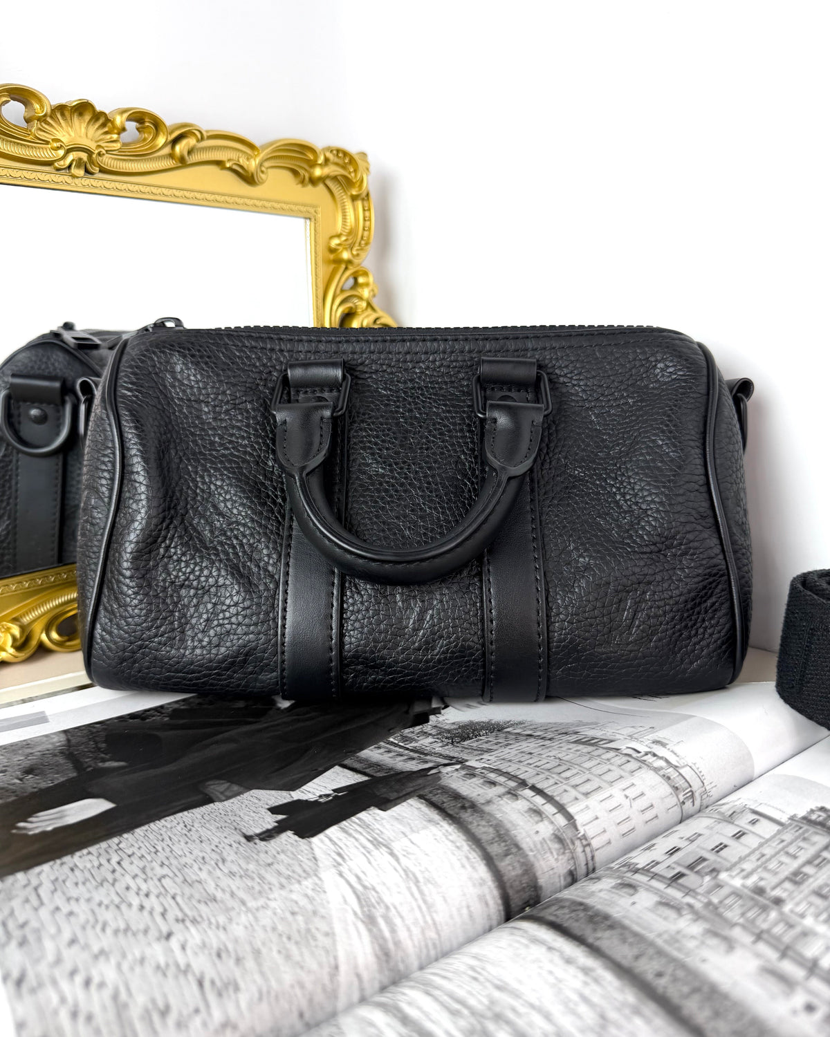 Louis Vuitton Keepall Bandoulière 25 Bag - Black - View 2