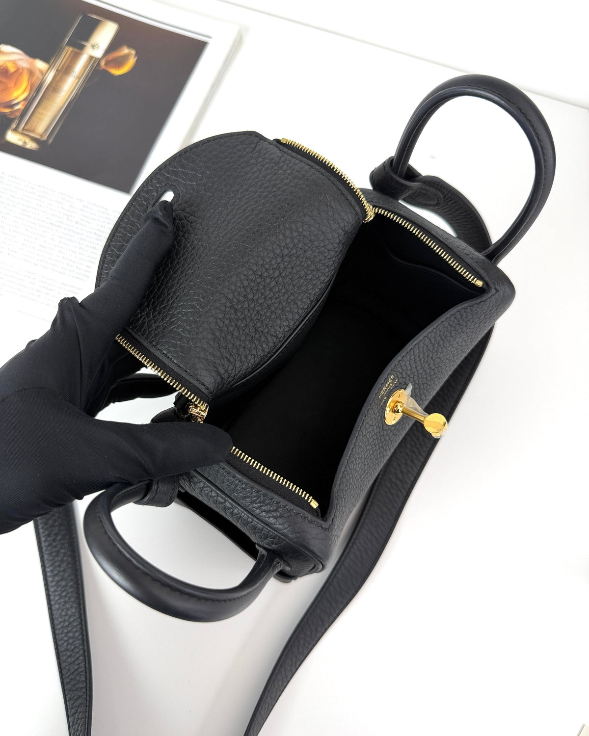 Hermès Mini Lindy Bag - Black - View 7