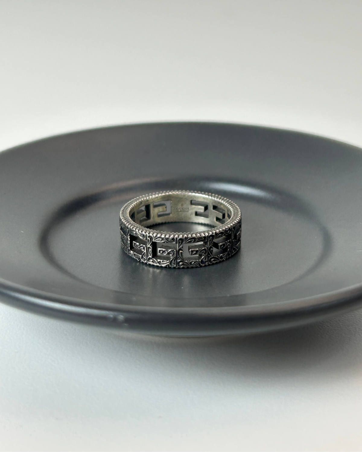 Gucci Square G Arabesque Ring - Aged Silver - View 2