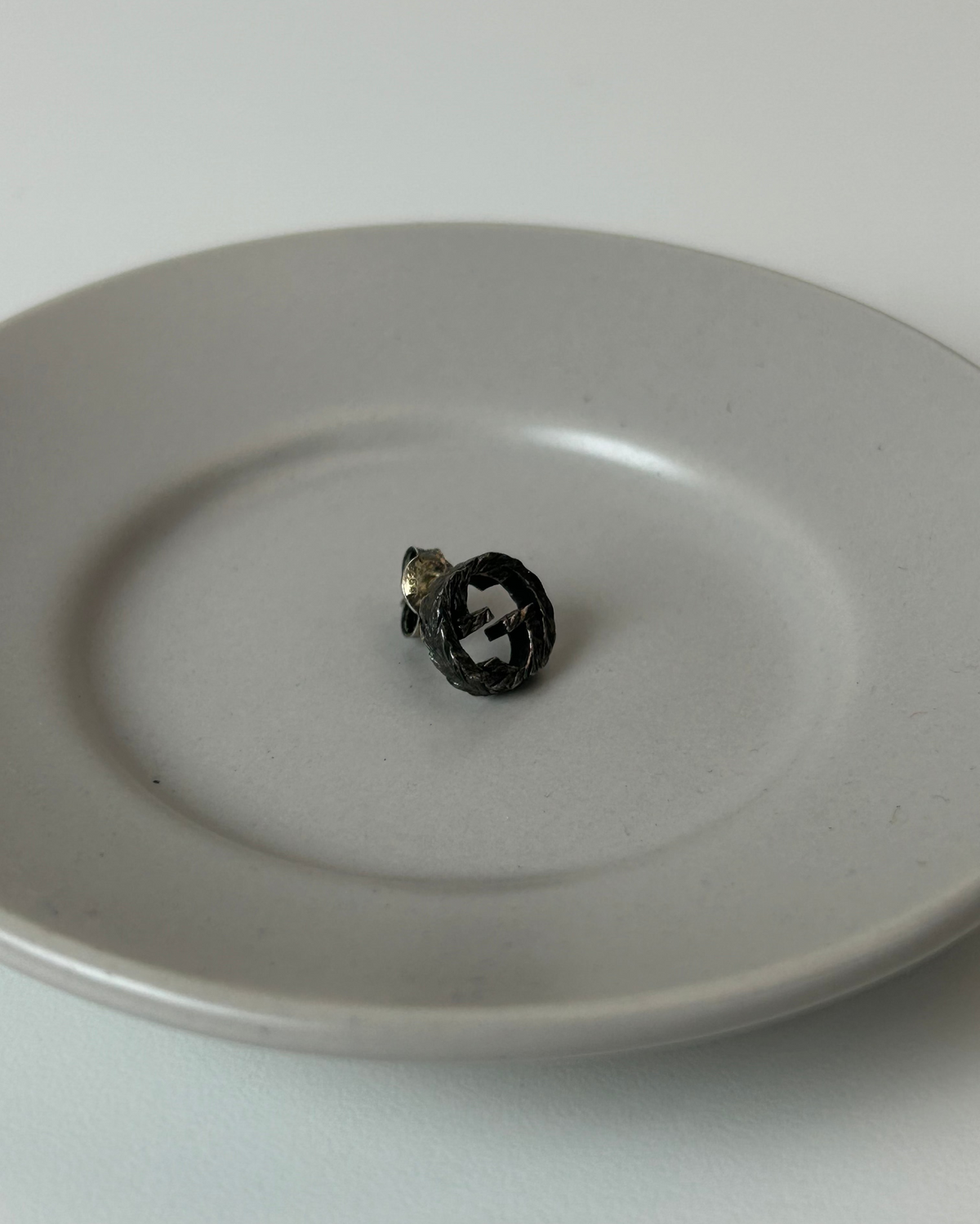 Gucci Interlocking G Stud Earrings - View 2
