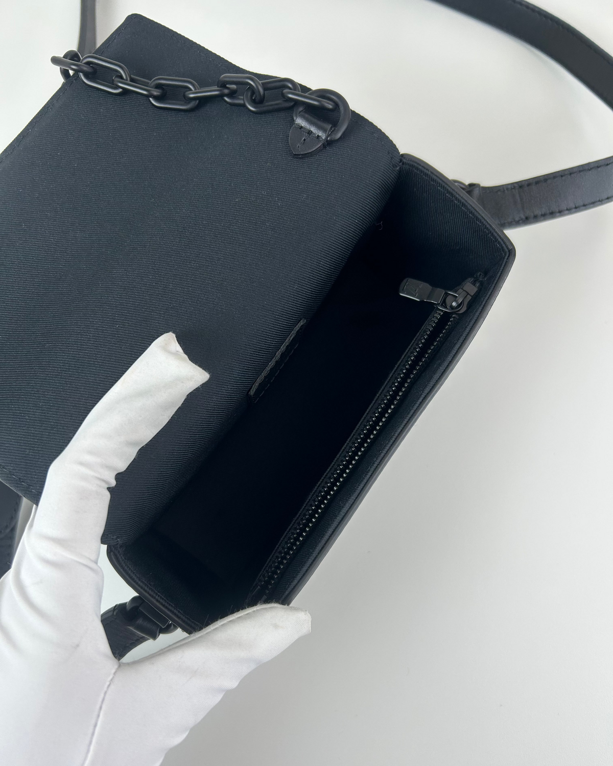 Louis Vuitton Steamer Wearable Wallet - Monogram Eclipse - View 7