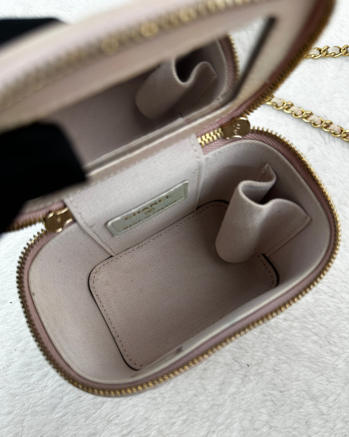 Chanel Mini Vanity Case - View 6
