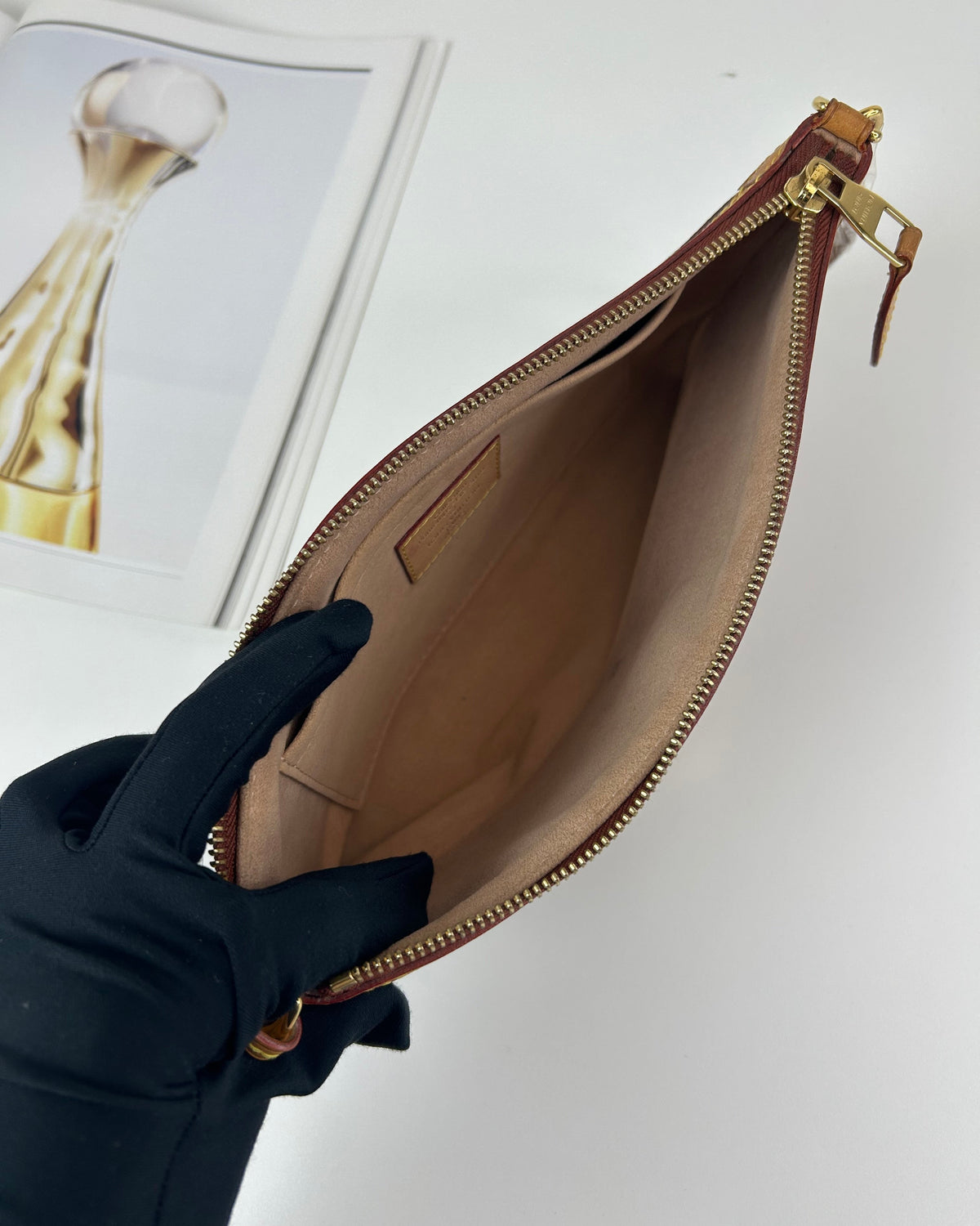 Louis Vuitton Eden Zoe Pochette - Peche - View 7