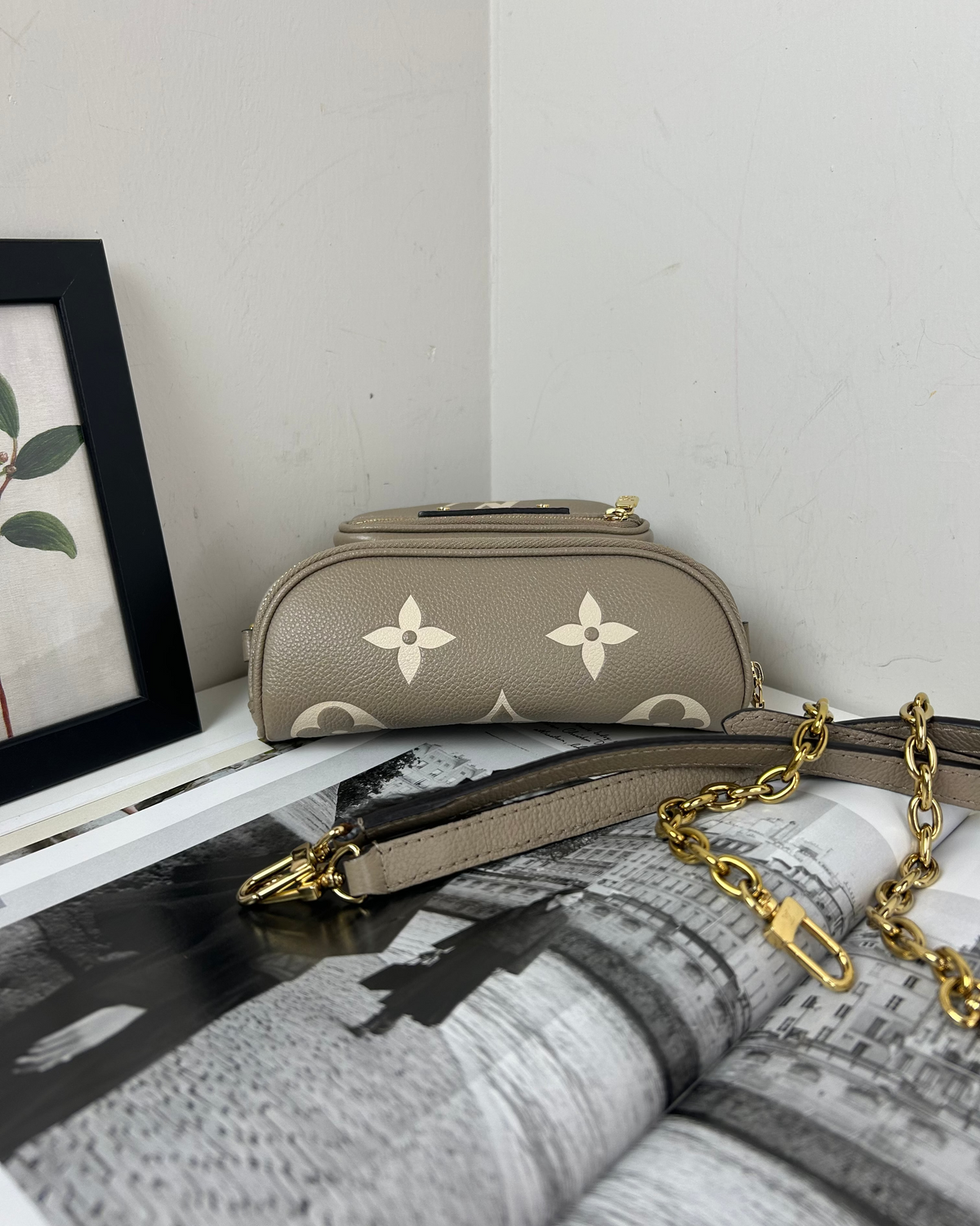 Louis Vuitton Mini Bumbag - Tourterelle - View 6