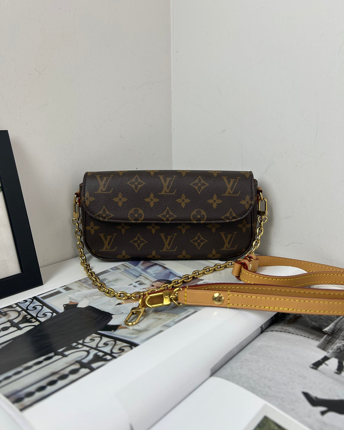 Louis Vuitton Wallet On Chain Ivy - Monogram - View 1