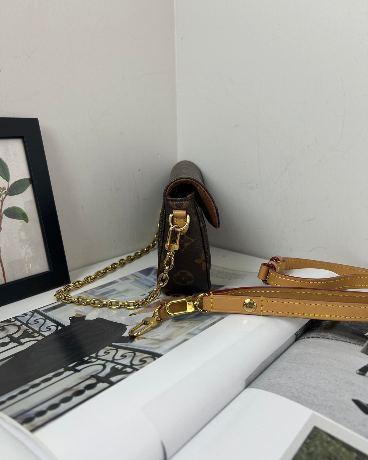 Louis Vuitton Wallet On Chain Ivy - Monogram - View 3