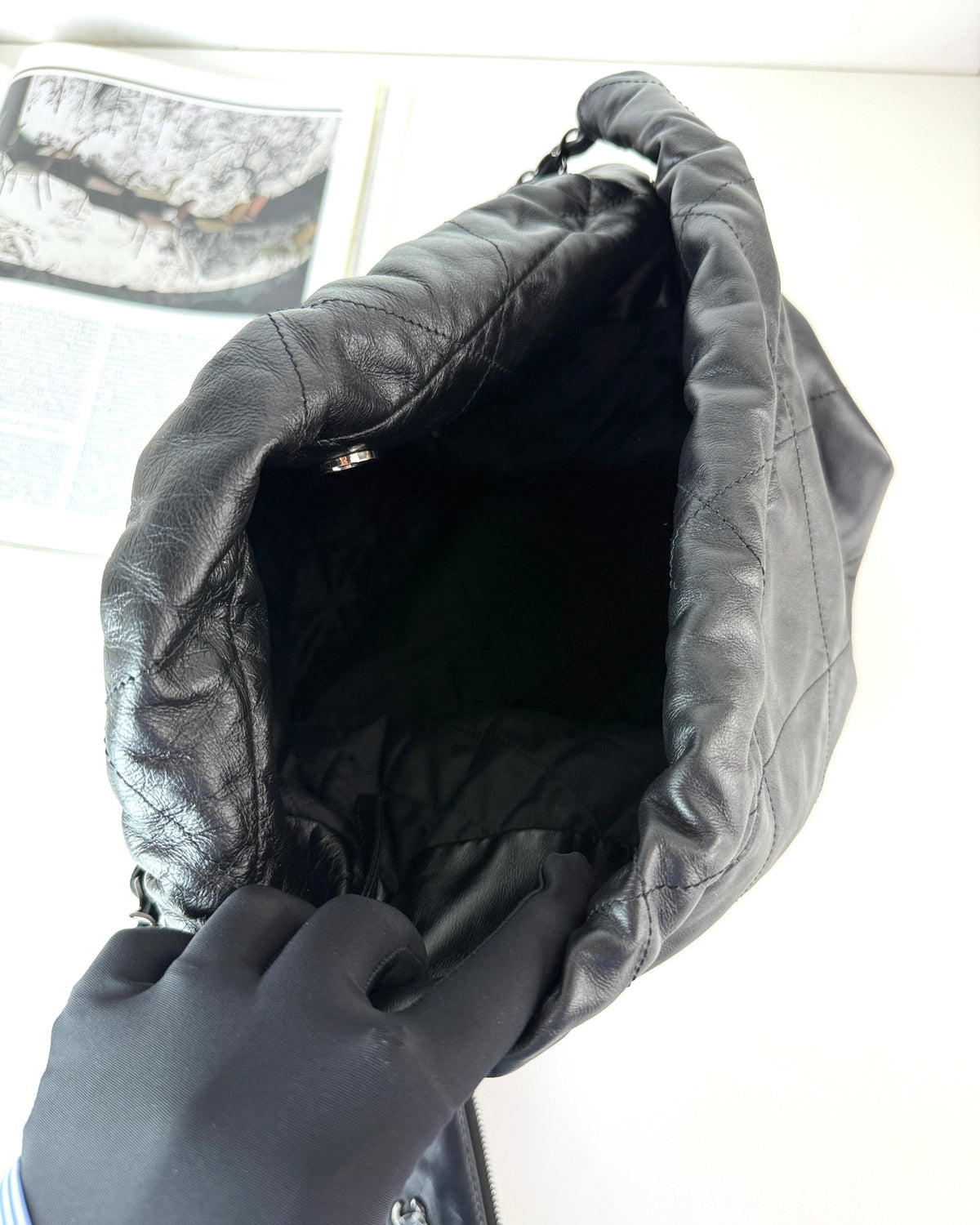 Chanel 22 Bag - Black - View 7