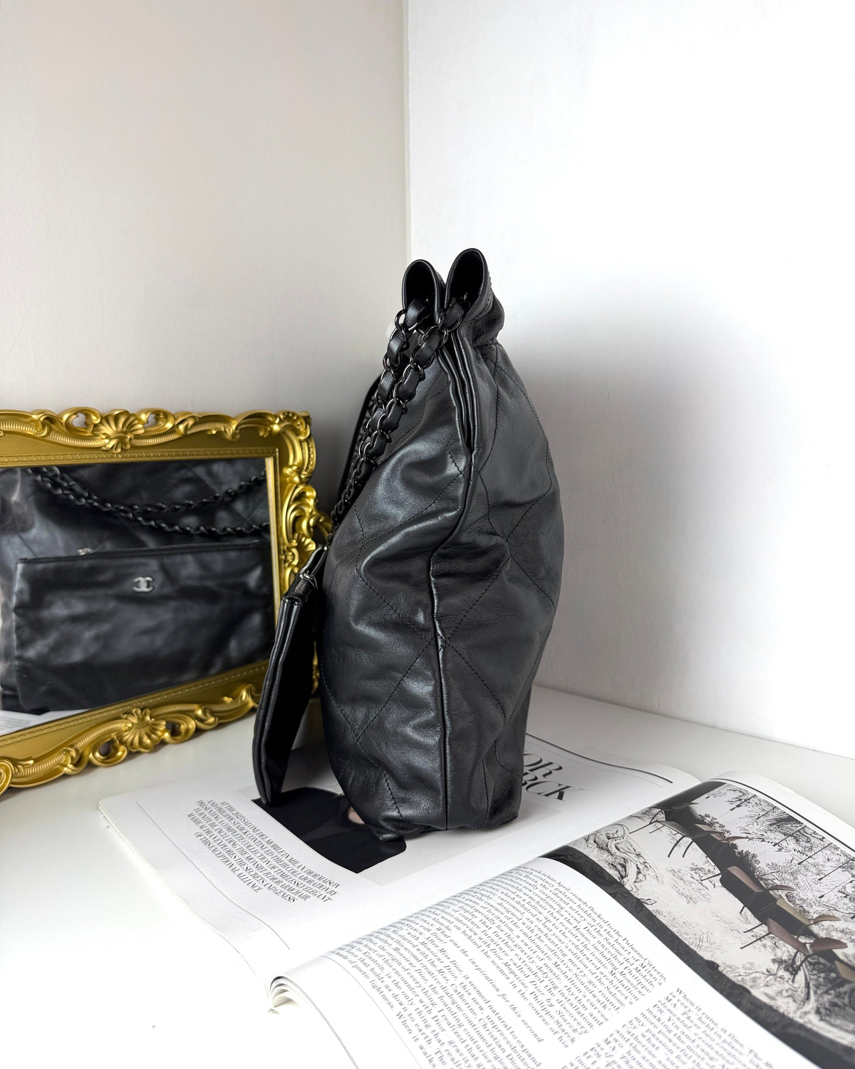 Chanel 22 Bag - Black - View 3
