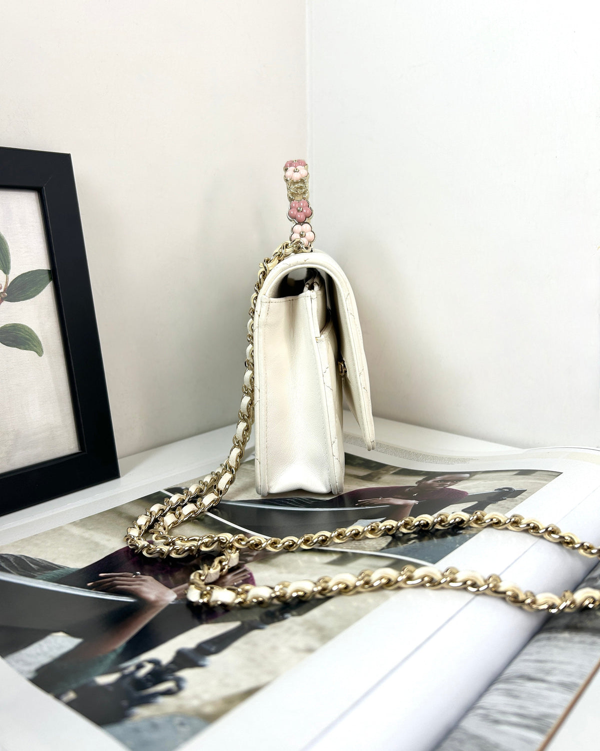Chanel Wallet on Chain with Top Handle - White - View 3