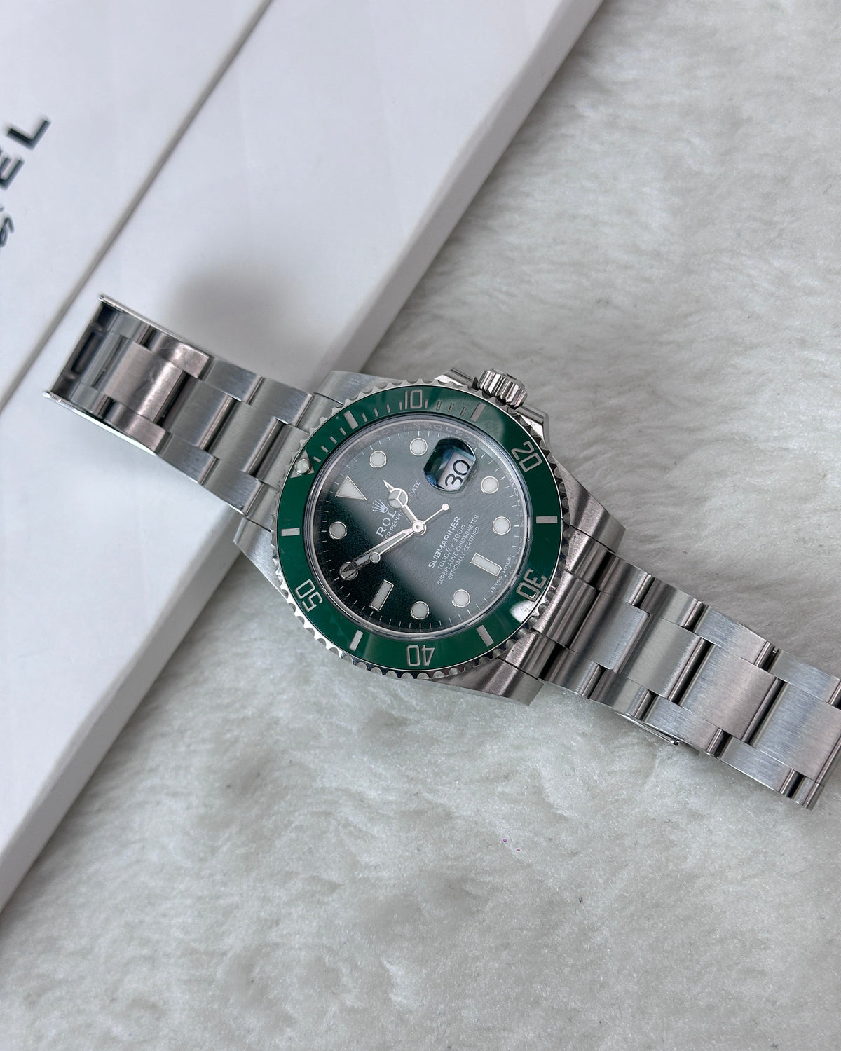 Rolex Submariner Date Hulk Watch - Green - View 3