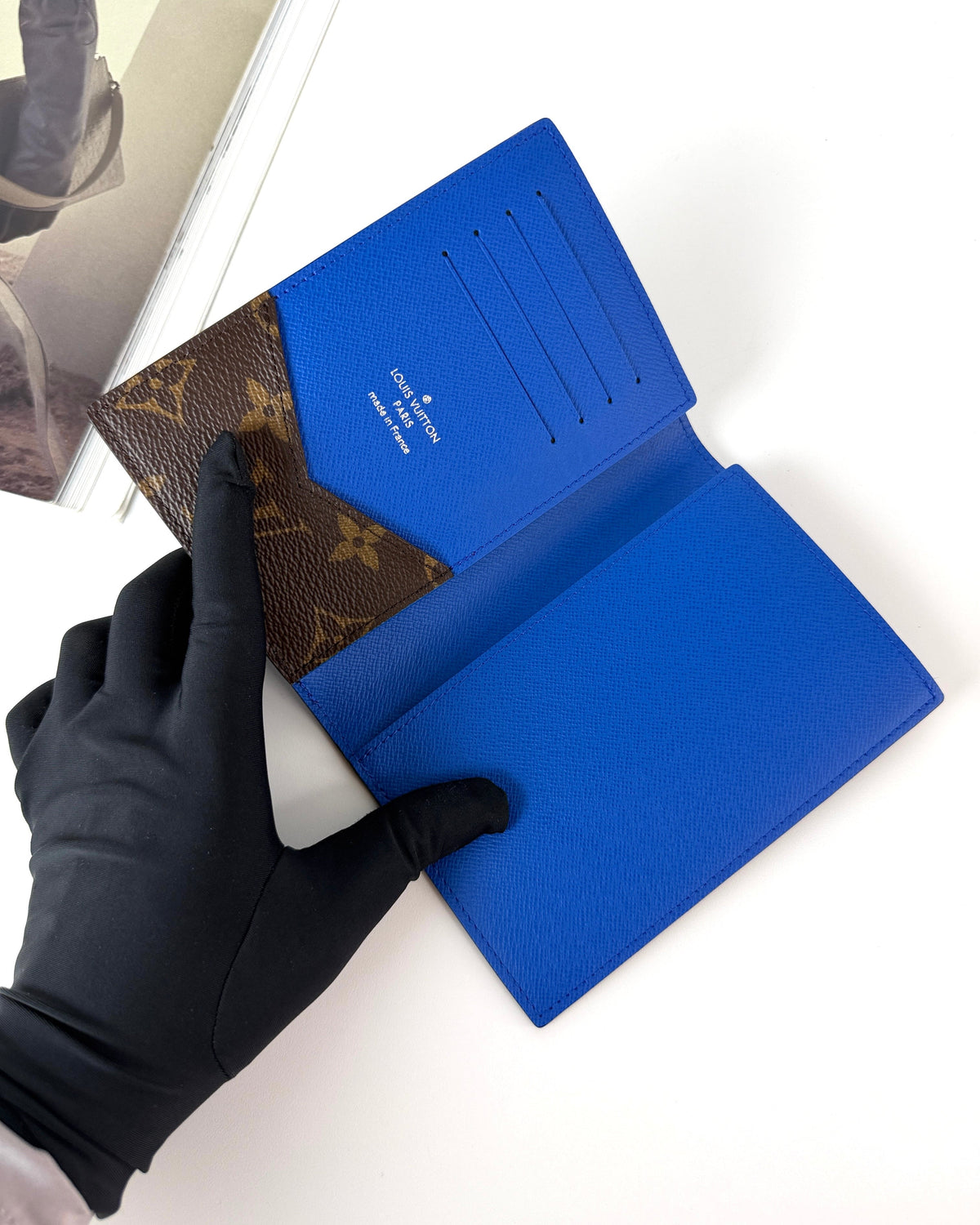 Louis Vuitton Passport Macassar - View 7