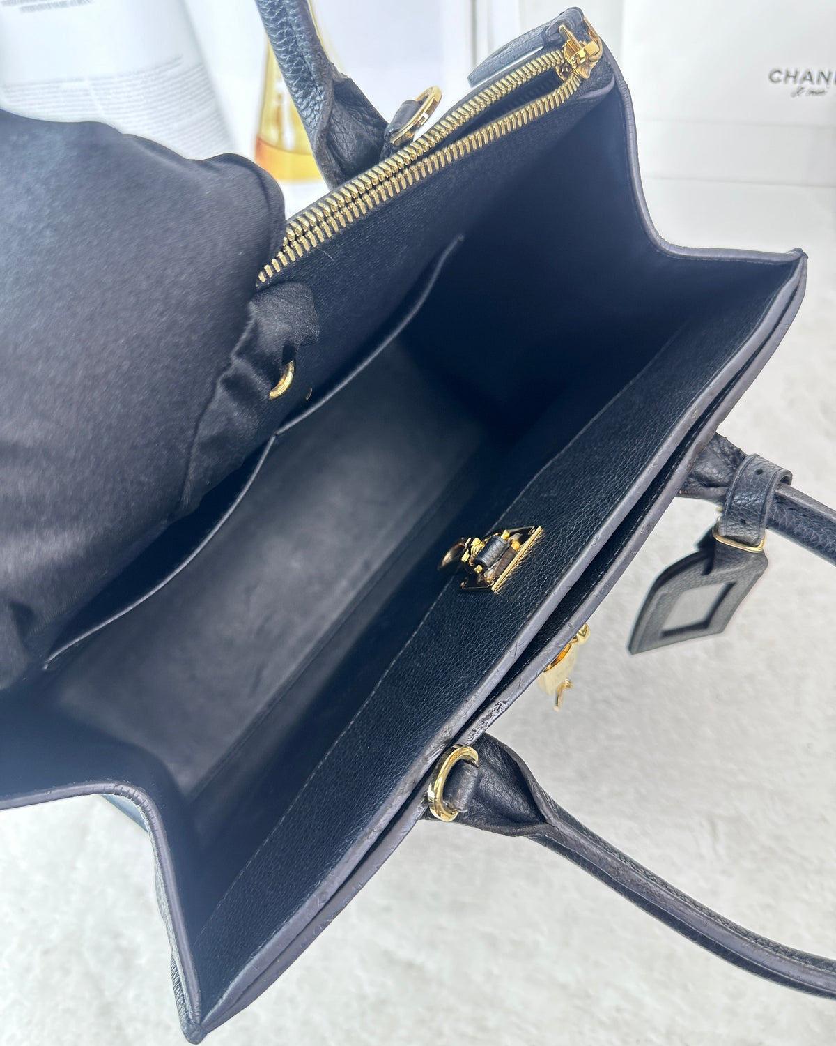 Louis Vuitton City Steamer MM Bag - Black - View 6
