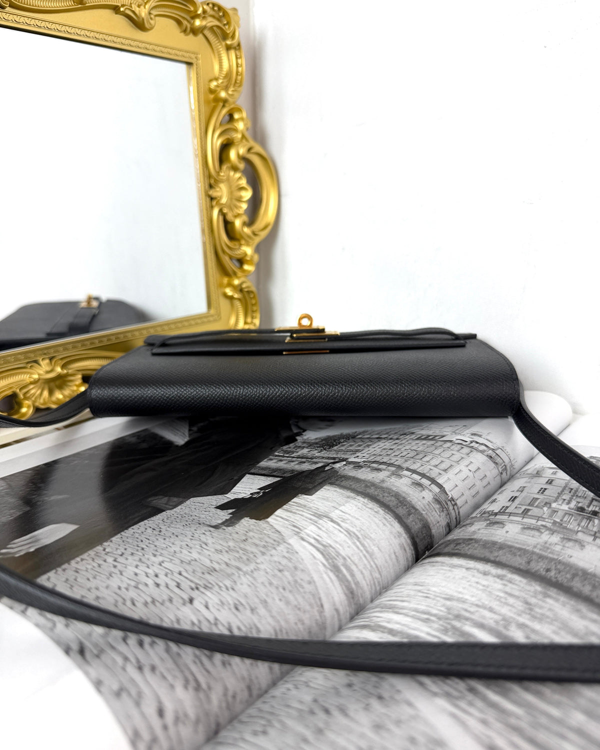 Hermès Kelly To Go Wallet - Black With Gold Hardware - View 6
