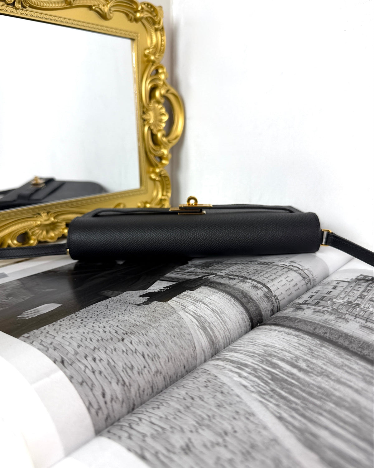 Hermès Kelly To Go Wallet - Black With Gold Hardware - View 5