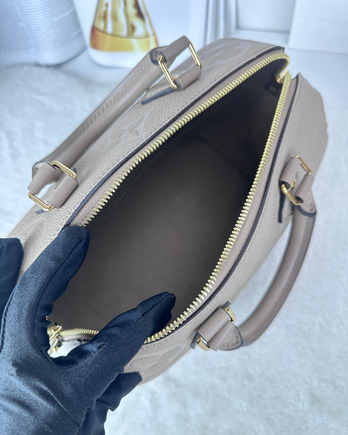 Louis Vuitton Speedy Bandoulière 25 Bag - Tourterelle - View 6