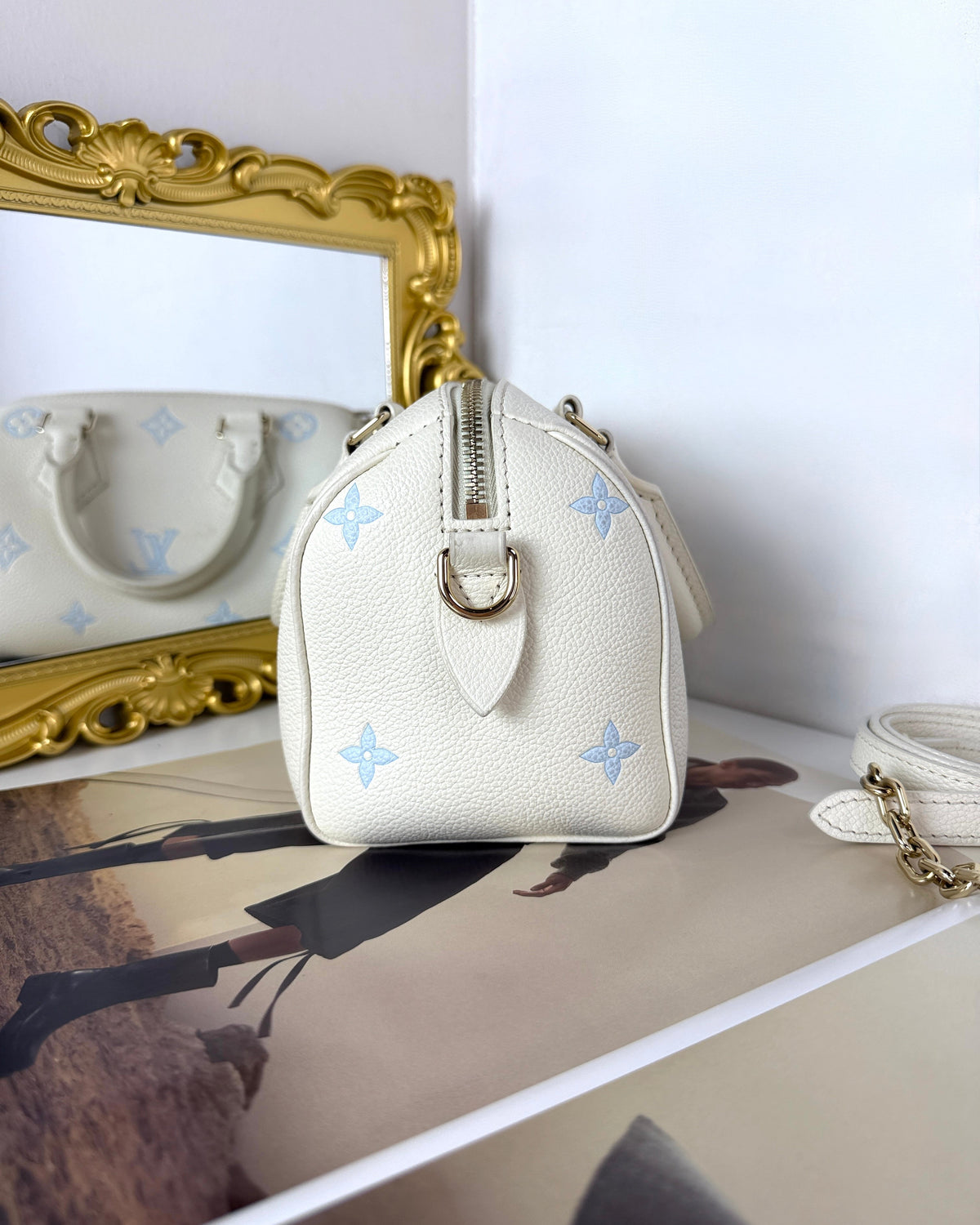 Louis Vuitton Speedy Bandoulière 20 Bag - Milky White - View 3