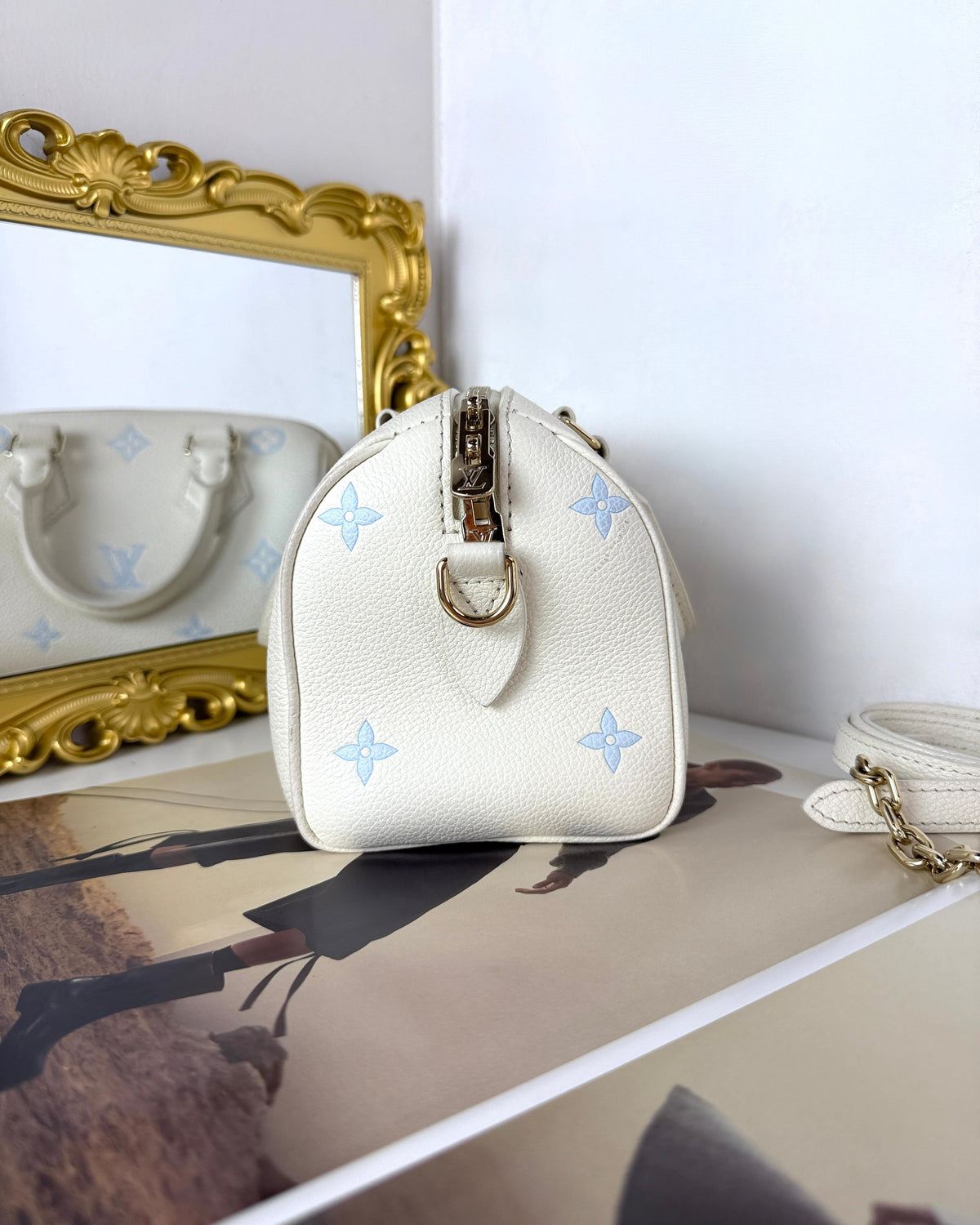 Louis Vuitton Speedy Bandoulière 20 Bag - Milky White - View 4