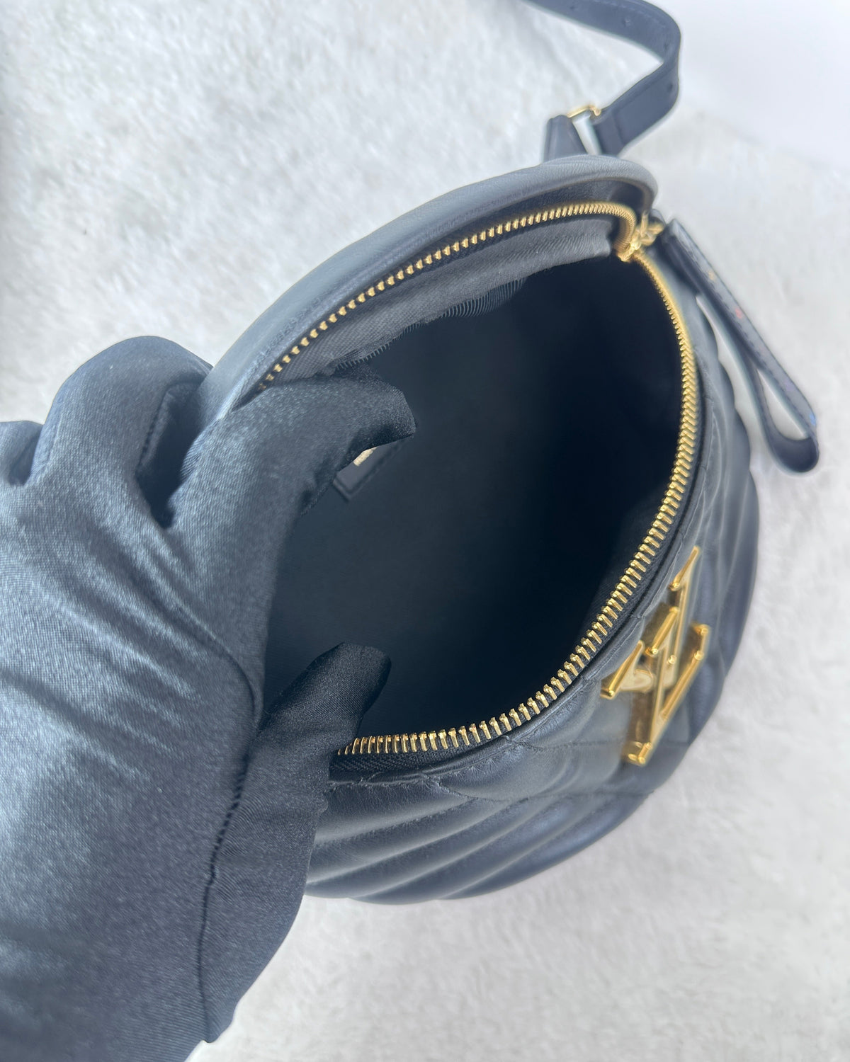 Louis Vuitton New Wave Bumbag - Black - View 6
