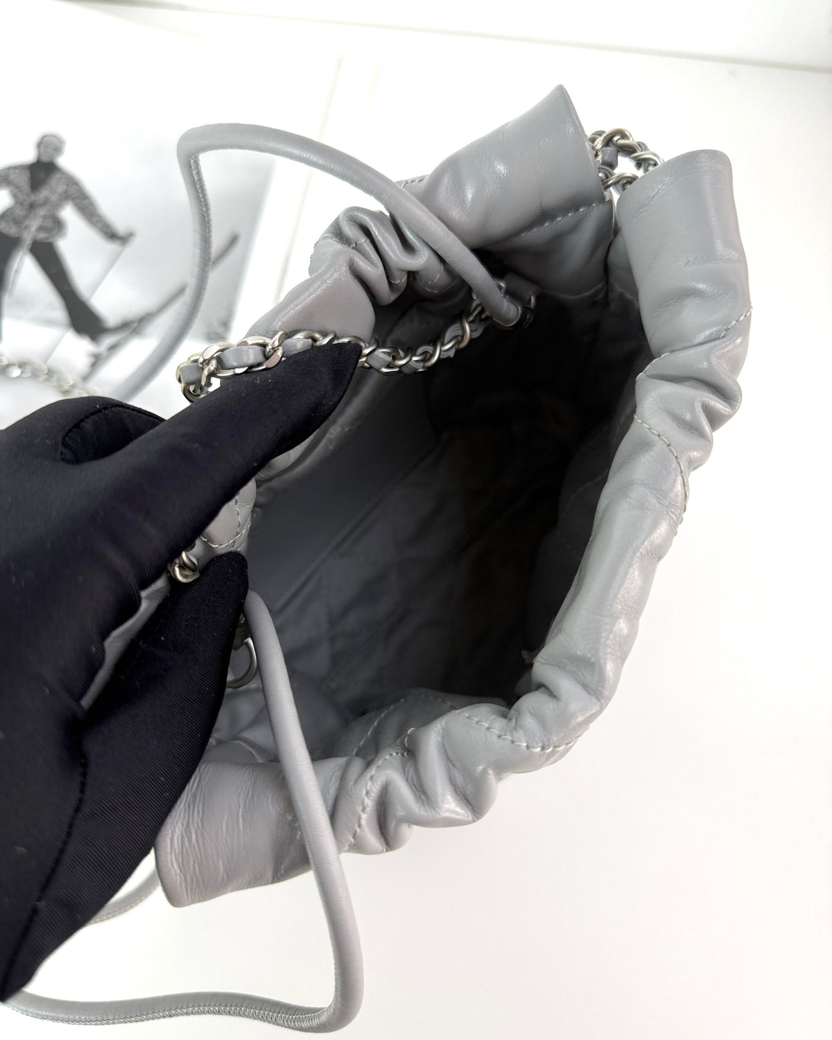 Chanel 22 Mini Handbag - Light Grey - View 7