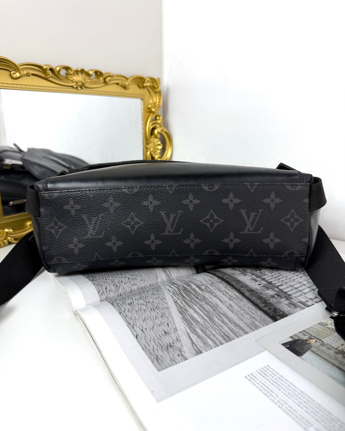 Louis Vuitton Messenger PM Voyager - Monogram Eclipse - View 5