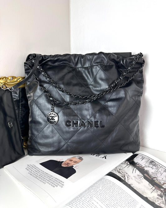 Chanel 22 Bag - Black - View 1