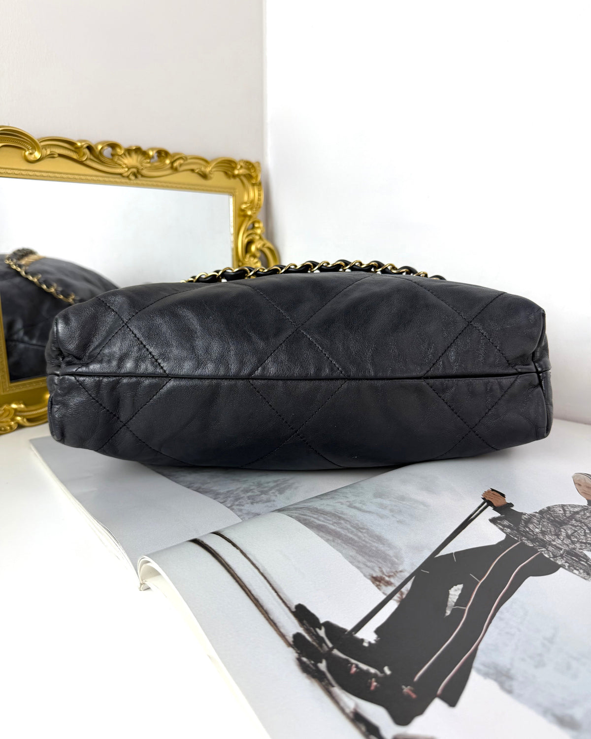 Chanel 22 Handbag - Black With Gold-Tone Metal - View 5