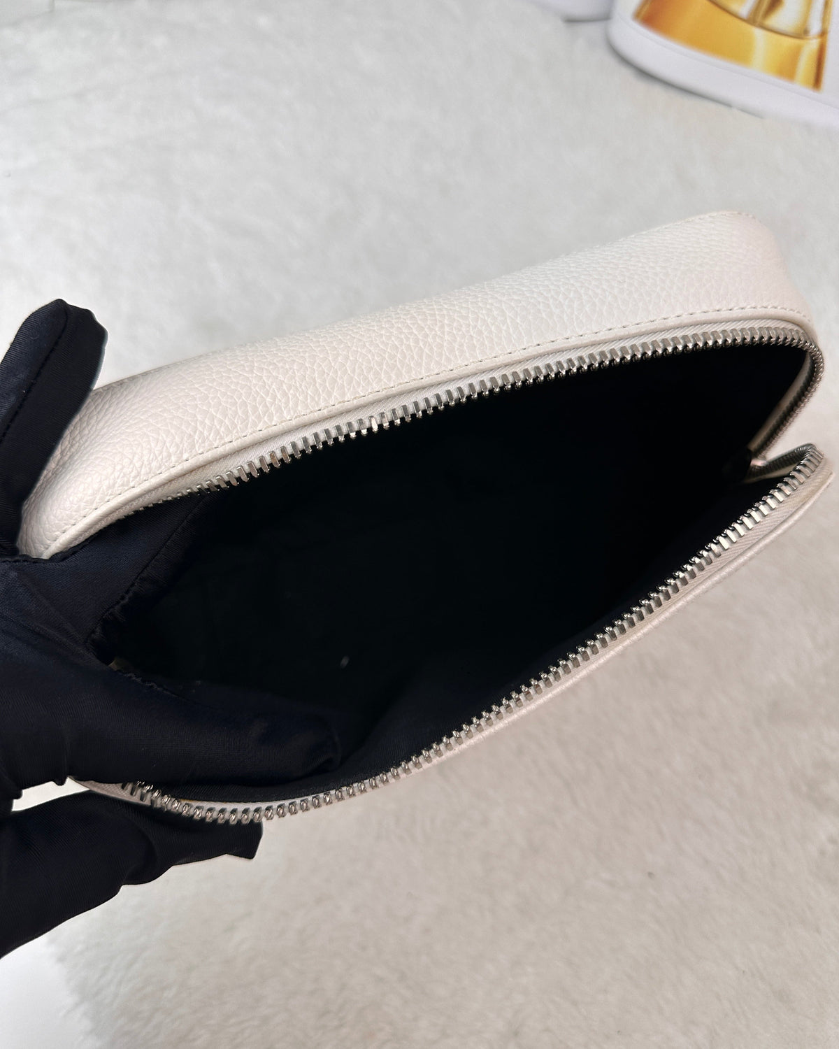Dior DANIEL ARSHAM Grained Calfskin Safari Messenger Bag - White - View 6