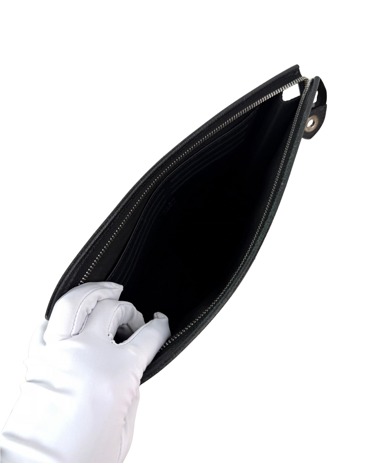 Louis Vuitton Pochette Voyage MM - Noir - View 7