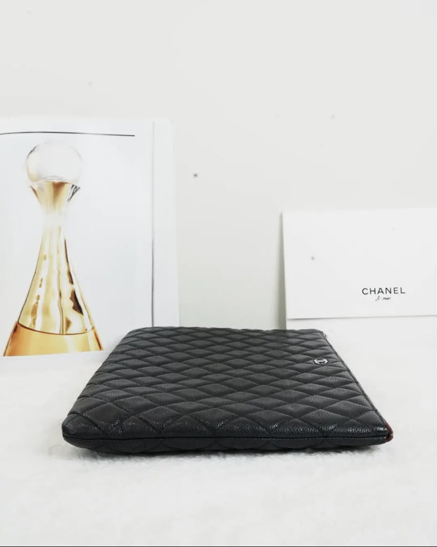 Chanel Classic Clutch - Black - View 4